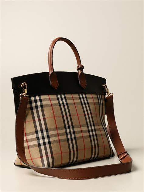 Women’s Burberry Shoulder Bags 